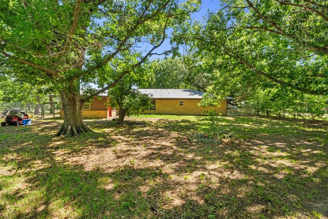 815 N Wright Avenue, Kerens, TX 75144