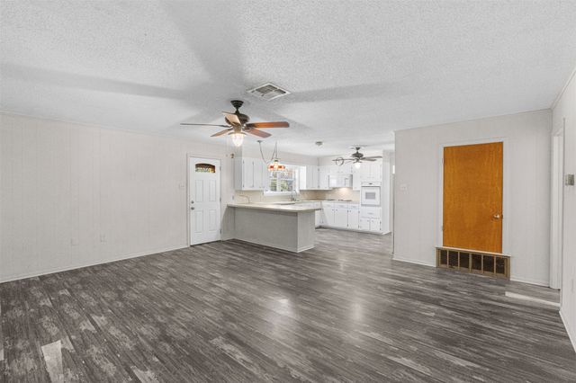 815 N Wright Avenue, Kerens, TX 75144