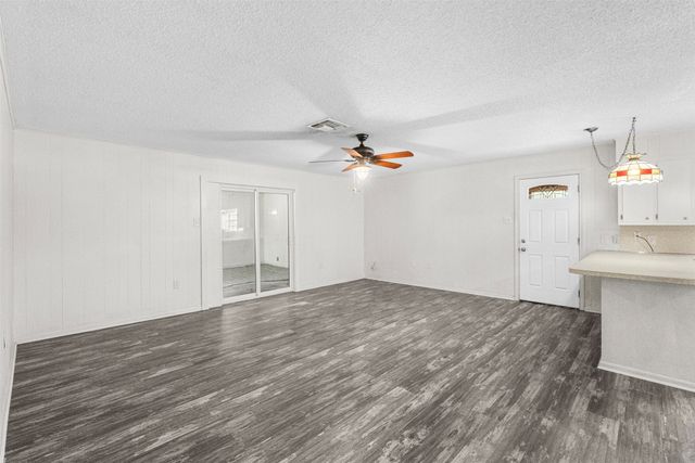 815 N Wright Avenue, Kerens, TX 75144