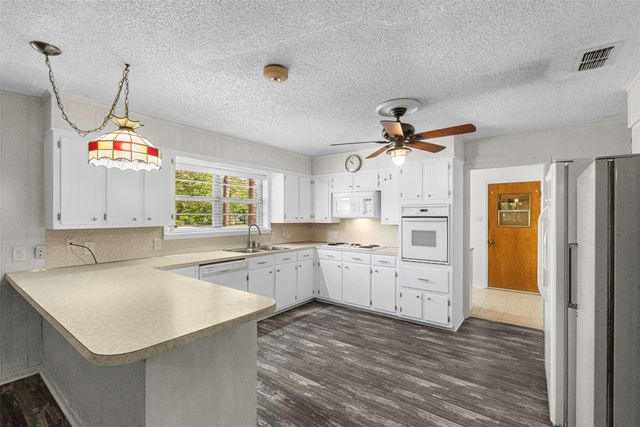 815 N Wright Avenue, Kerens, TX 75144