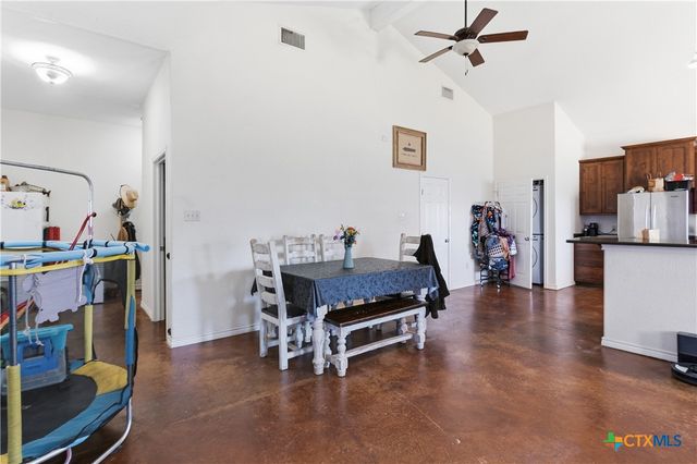 1058 E Weinert Street, Seguin, TX 78155