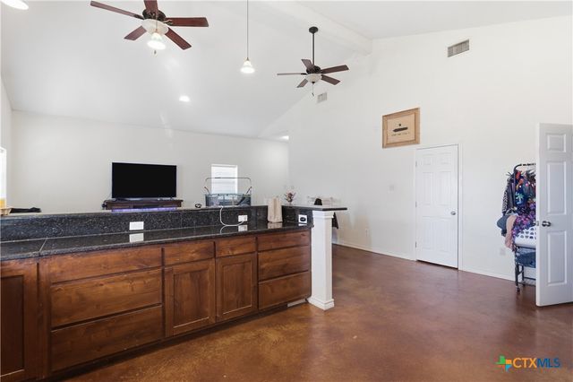 1058 E Weinert Street, Seguin, TX 78155