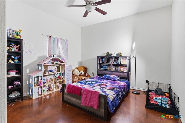1058 E Weinert Street, Seguin, TX 78155