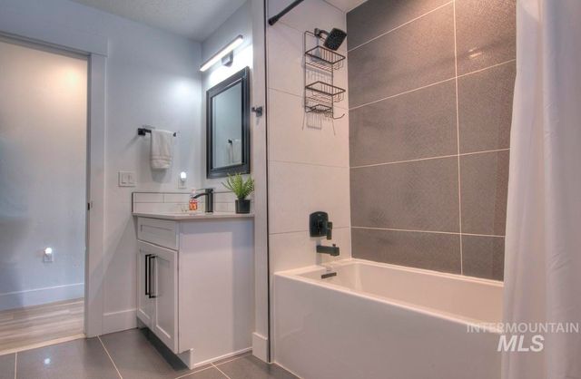 1501 S Hervey St, Boise, ID 83705