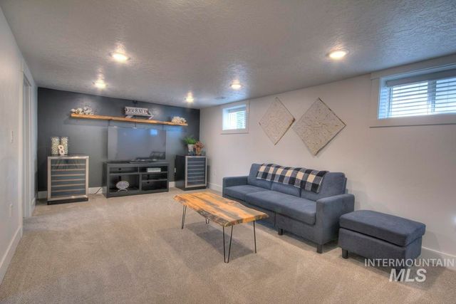 1501 S Hervey St, Boise, ID 83705