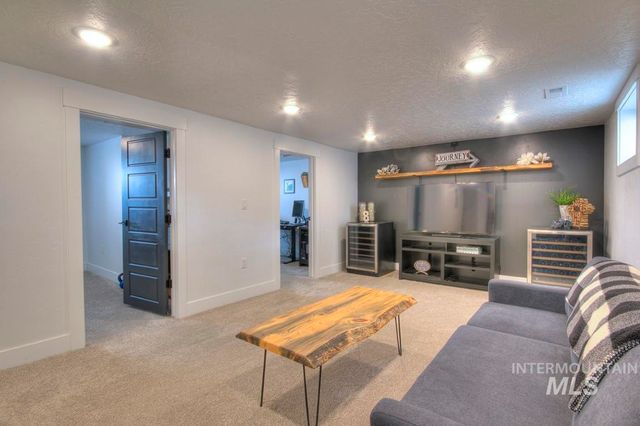 1501 S Hervey St, Boise, ID 83705