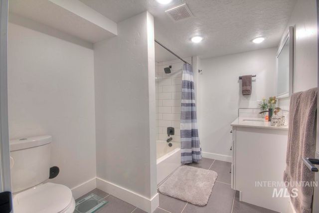 1501 S Hervey St, Boise, ID 83705