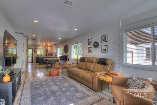 1501 S Hervey St, Boise, ID 83705