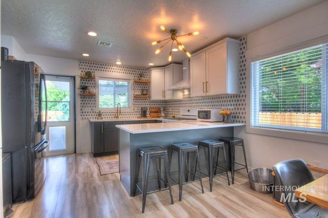 1501 S Hervey St, Boise, ID 83705