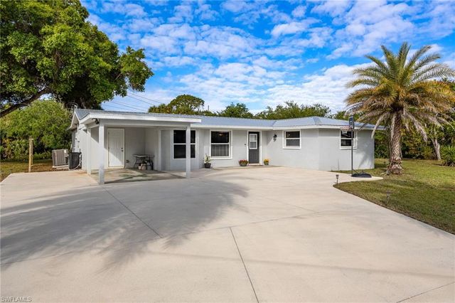 17041 E Lake DR, North Fort Myers, FL 33917