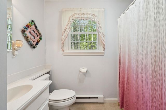 66 Sparrowhawk Road, New London, NH 03257