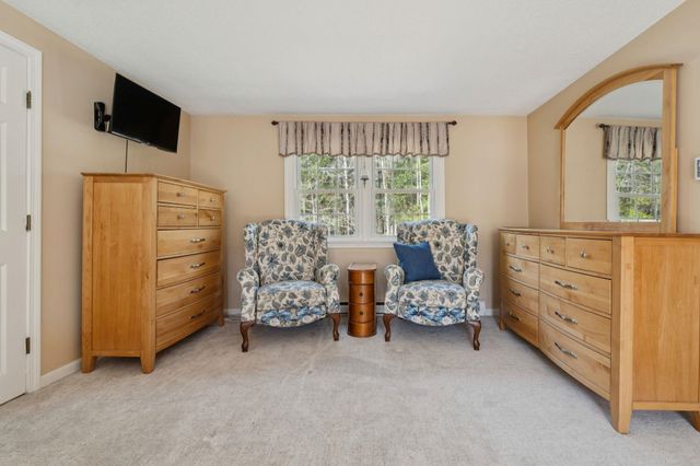 66 Sparrowhawk Road, New London, NH 03257