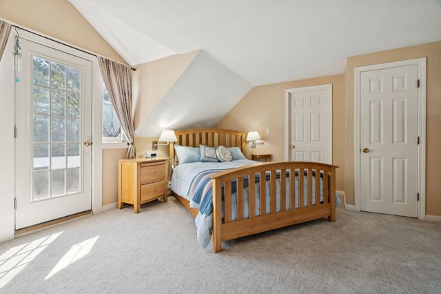 66 Sparrowhawk Road, New London, NH 03257