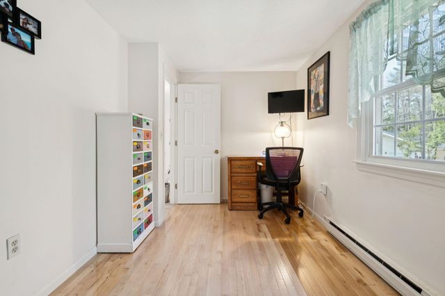 66 Sparrowhawk Road, New London, NH 03257