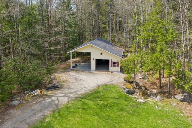 66 Sparrowhawk Road, New London, NH 03257