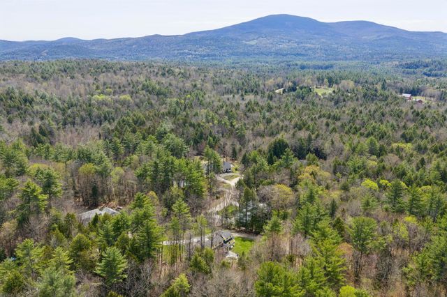 66 Sparrowhawk Road, New London, NH 03257