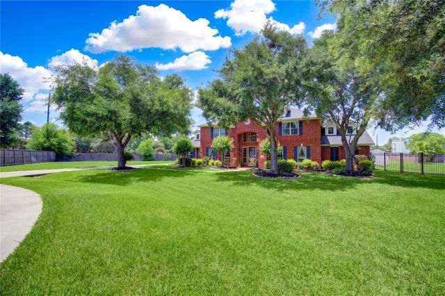 26226 Crosswood Trails Lane, Cypress, TX 77433