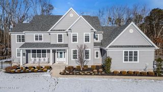 2 Tiffany Court, Farmingdale, NJ 07727