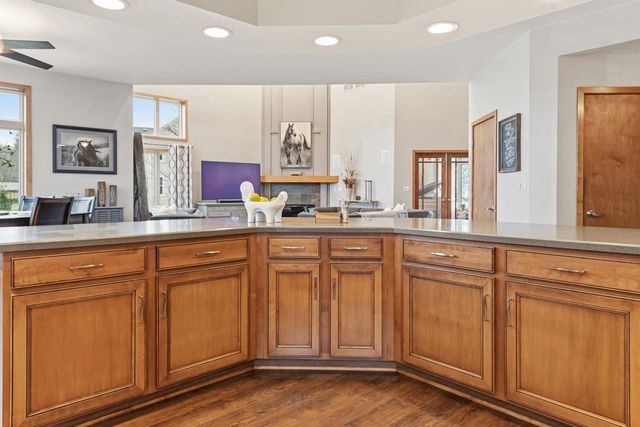 W360N7572 Thomas DRIVE, Oconomowoc, WI 53066