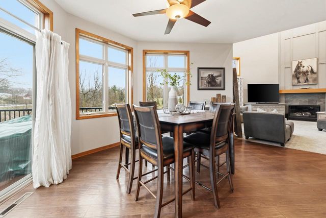 W360N7572 Thomas DRIVE, Oconomowoc, WI 53066