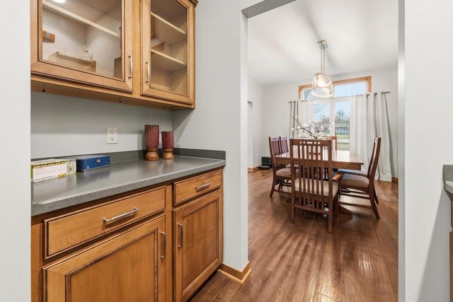 W360N7572 Thomas DRIVE, Oconomowoc, WI 53066