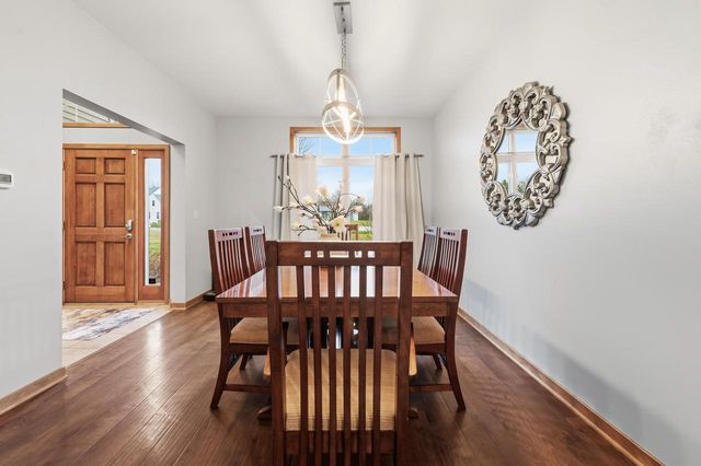 W360N7572 Thomas DRIVE, Oconomowoc, WI 53066