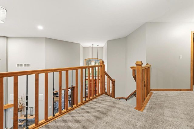 W360N7572 Thomas DRIVE, Oconomowoc, WI 53066