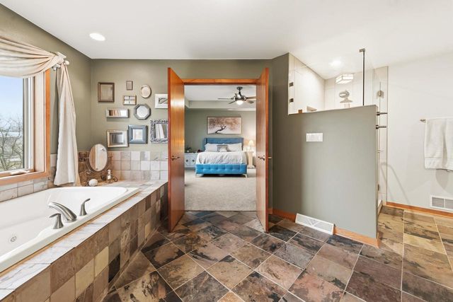 W360N7572 Thomas DRIVE, Oconomowoc, WI 53066