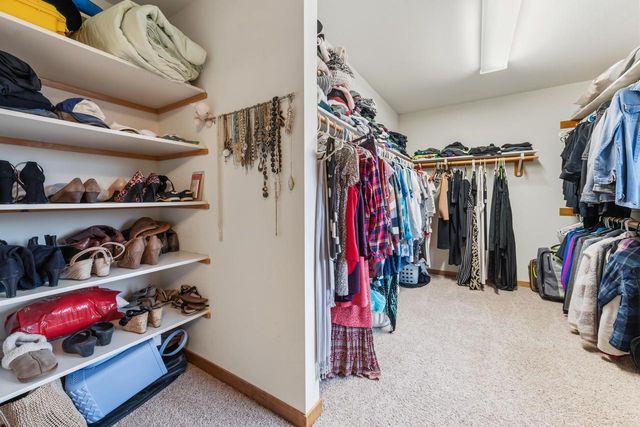 W360N7572 Thomas DRIVE, Oconomowoc, WI 53066