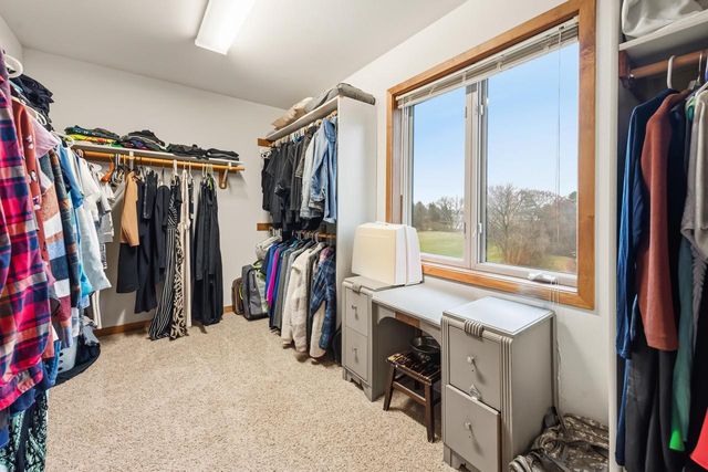 W360N7572 Thomas DRIVE, Oconomowoc, WI 53066