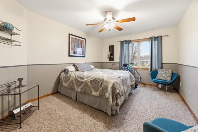 W360N7572 Thomas DRIVE, Oconomowoc, WI 53066