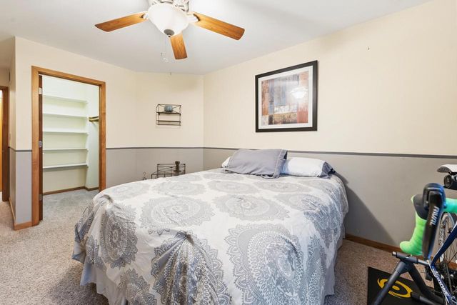 W360N7572 Thomas DRIVE, Oconomowoc, WI 53066