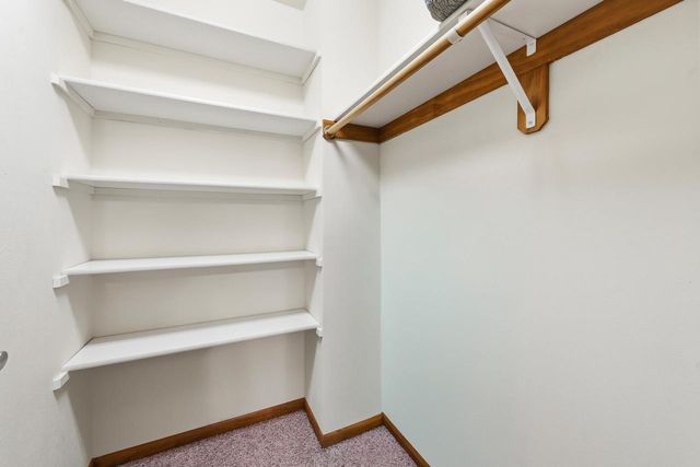 W360N7572 Thomas DRIVE, Oconomowoc, WI 53066