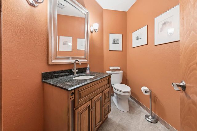 W360N7572 Thomas DRIVE, Oconomowoc, WI 53066