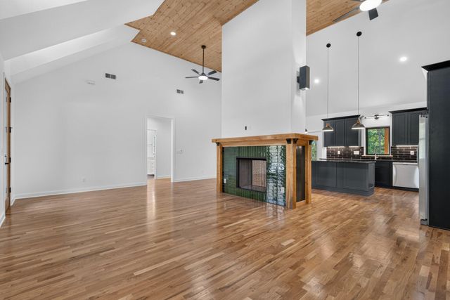 2800 Corral Road, Signal Mountain, TN 37377