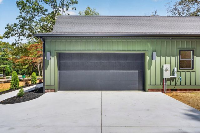 2800 Corral Road, Signal Mountain, TN 37377
