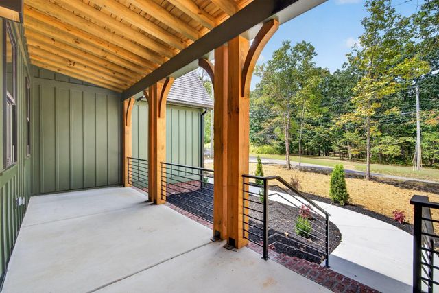 2800 Corral Road, Signal Mountain, TN 37377