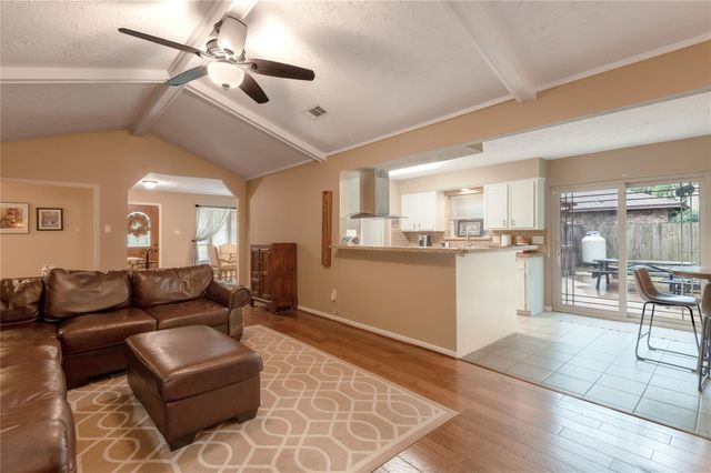 198 Westwood Drive E, Trinity, TX 75862