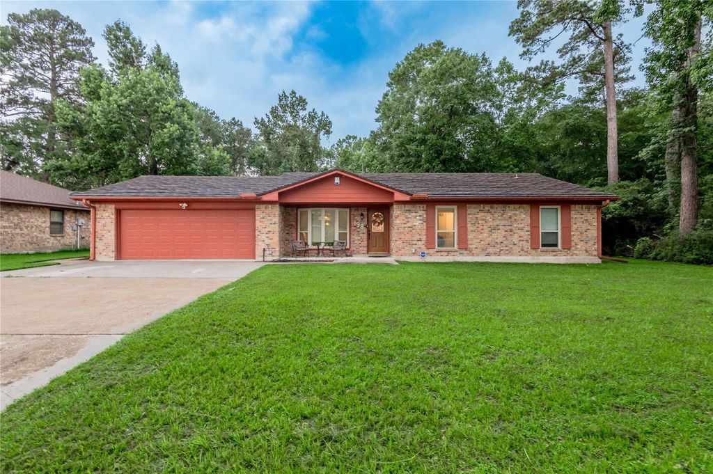 198 Westwood Drive E, Trinity, TX 75862