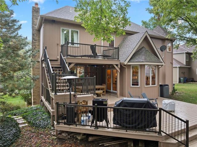 5204 Fox Chase Drive, Lawrence, KS 66049