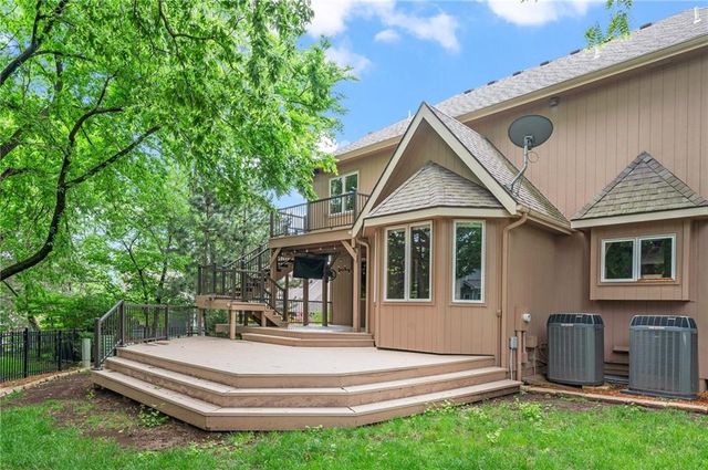 5204 Fox Chase Drive, Lawrence, KS 66049