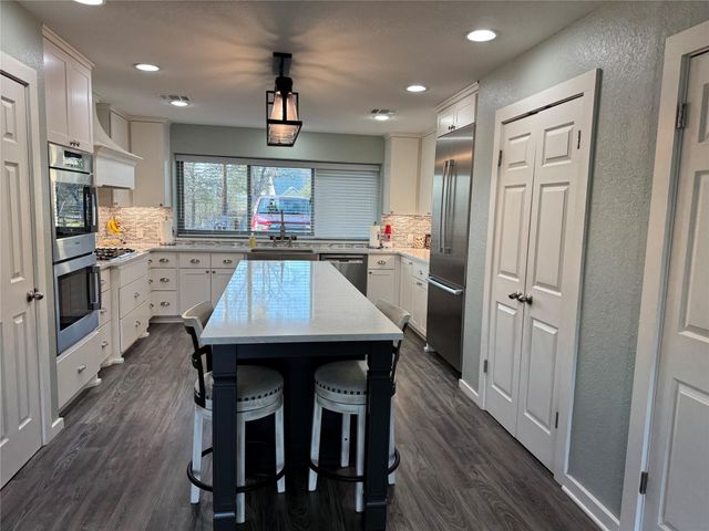 417 Akaloa DR, Bastrop, TX 78602