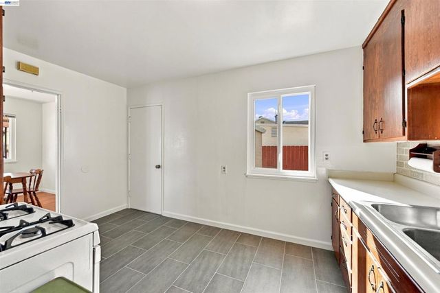 28611 Cole Pl, Hayward, CA 94544