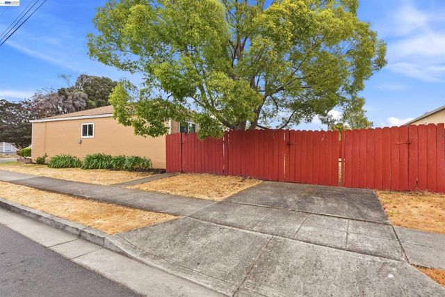 28611 Cole Pl, Hayward, CA 94544