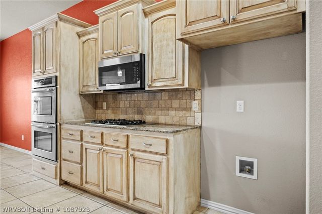 124 Signature Drive, Farmington, AR 72730