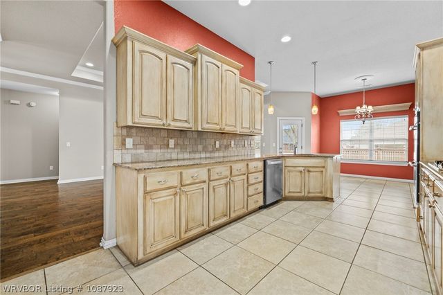 124 Signature Drive, Farmington, AR 72730