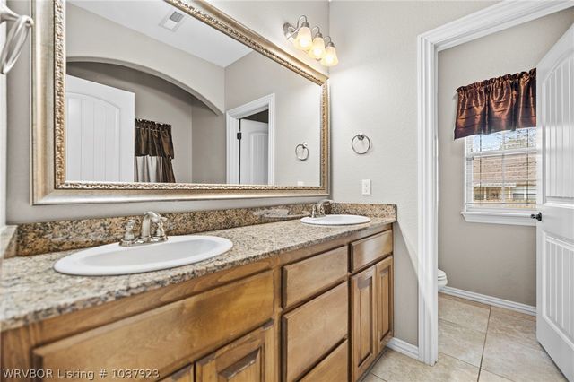 124 Signature Drive, Farmington, AR 72730