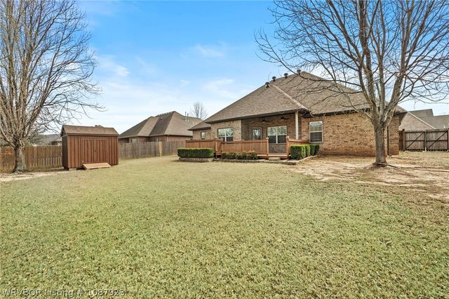 124 Signature Drive, Farmington, AR 72730