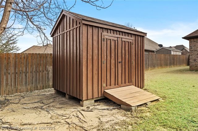 124 Signature Drive, Farmington, AR 72730