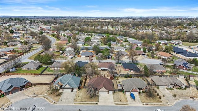 124 Signature Drive, Farmington, AR 72730